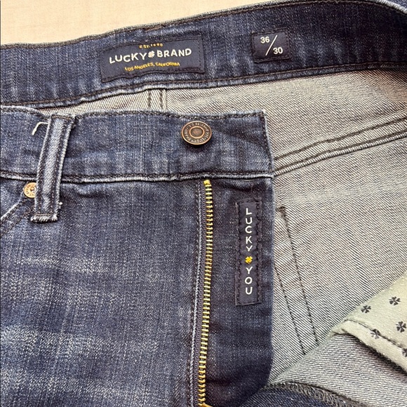 Lucky Brand Men's 36x30 121 Heritage Slim Straight Leg Jeans Blue Denim EUC - Picture 4 of 9